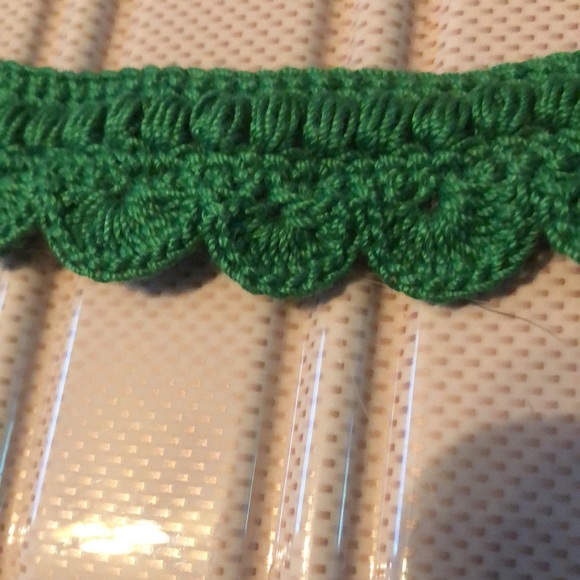 🏵3 Handmade crocheted Christmas color bracelets - Picture 2 of 3